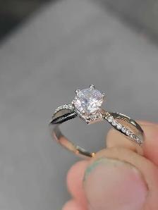 Women's engagement Ring - Photo 2