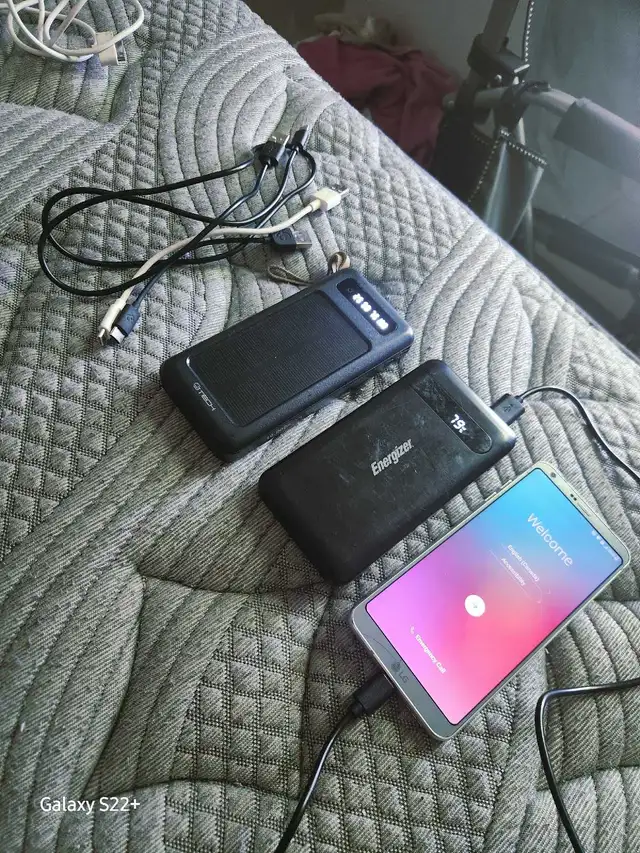 Various Cables & 2 Power Banks & 1 LG G6 Thin Q