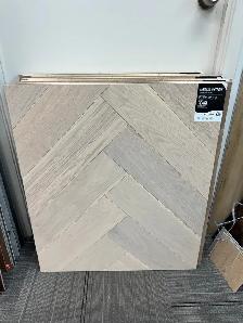 Herringbone Hardwood Flooring – Premium Quality - Photo 3
