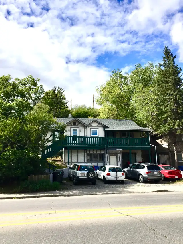 1 Bed/1Bath 4-plex suite in Ramsay/lnglewood