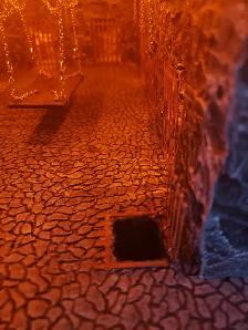 Miniature Dungeon Hand Crafted with Lighting - Photo 8