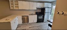 Renovated 3 Bed Student Unit - $2000/Month   Hydro | Sept 1 - Photo 2