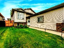 Quality Bi-Level In Leduc, Oversized Garage, Finished Basement - Photo 2
