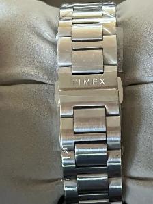 Brand New Timex Waterbury Automatic - Photo 4