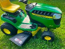 tracteur a gazon John Deere modèle E120 - Photo 2