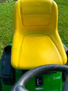 tracteur a gazon John Deere modèle E120 - Photo 4