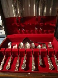 #36-121B   SIGNATURE silverware set for 4, Monogramed 'H' - Photo 2