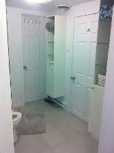2 1/2 ENTIÈREMENT MEUBLÉ ET ÉQUIPÉ À LOUER – Chambre - Photo 9