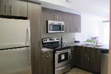 Top-Floor 1 Bedroom Apartment in Beautiful Linden Woods - Photo 4