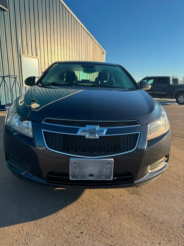 For sale 2014 Chevy Cruze LT -  VERY LOW KM