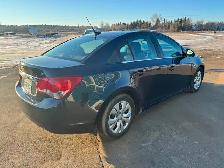 For sale 2014 Chevy Cruze LT -  VERY LOW KM - Photo 2