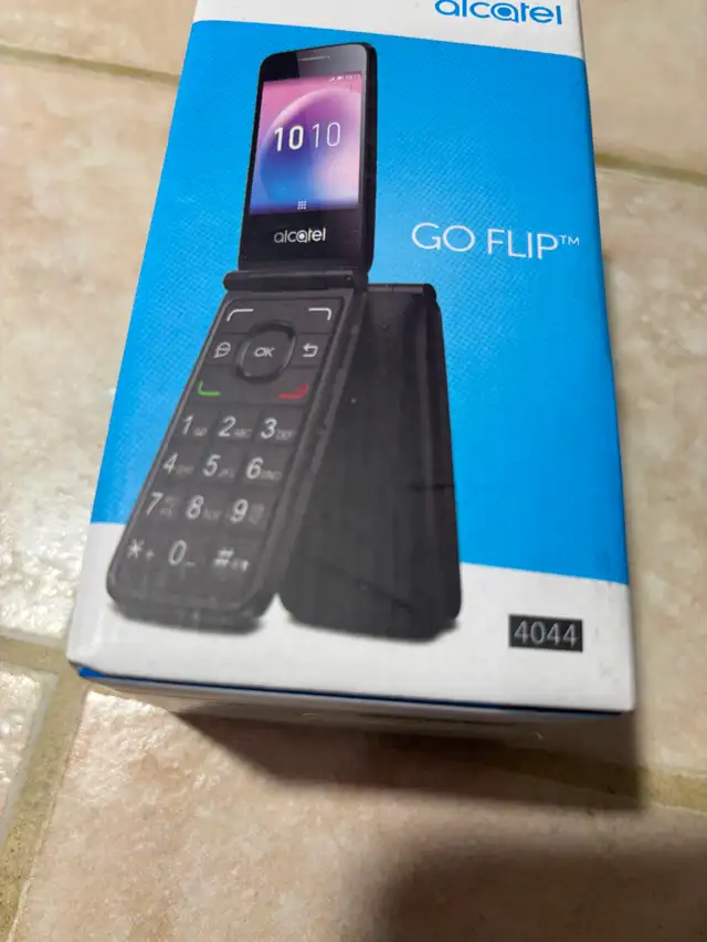 2-Brand New Flip Phones