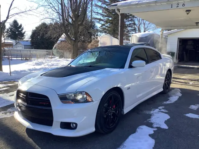 Dodge charger SR8,6.4  l. , 2012