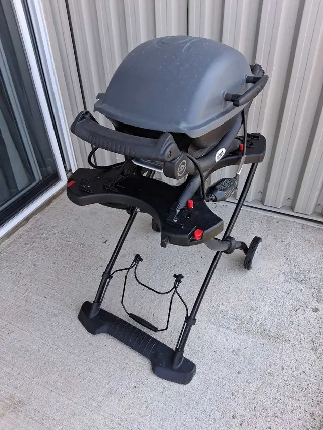 Weber  Electric Cast Iron BBQ with stand