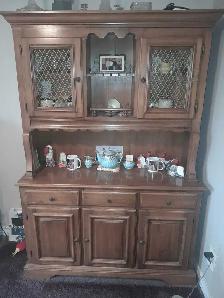 Solid Oak Buffet and Hutch