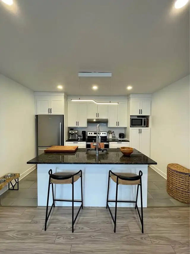 GRAND LOGEMENT 6 1/2 À LOUER