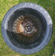 PLANTER - FIBERGLASS URN STYLE PLANTER IN GOOD CONDITION - Photo 2