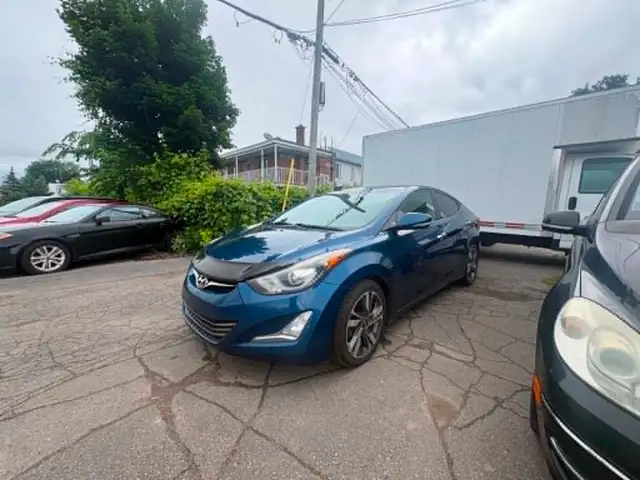 Hyundai Elantra 2015 Aut. Cuir. A/C $7995. Rusty 450-820-0550