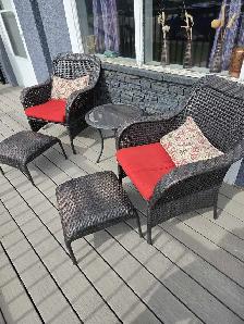 For sale patio chair set with ottomans - Photo 2