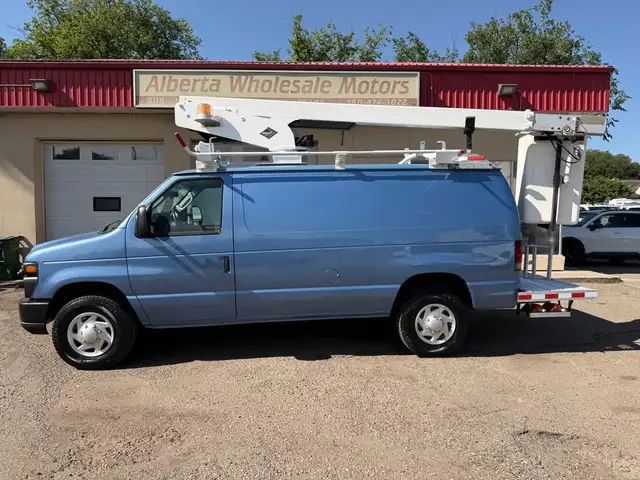 2011 FORD E-350 ECONOLINE BUCKET VAN ONLY 102,800 KMS LOW LOW