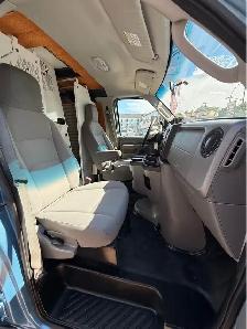 2011 FORD E-350 ECONOLINE BUCKET VAN ONLY 102,800 KMS LOW LOW - Photo 11