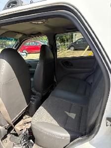 Ford escape four-door hatchback - Photo 7