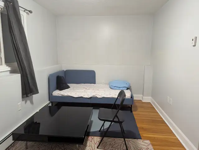 Room for rent available. Ready to move in !