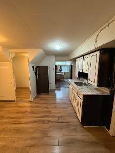 1 Bedroom Basement Apartment, Etobicoke $1300 - Photo 2