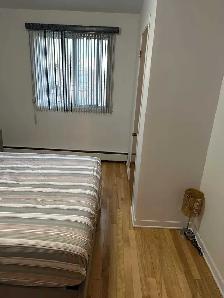 grande chambre à louer - Photo 2