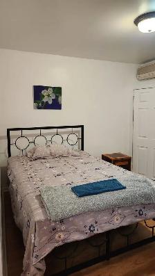 Chambre meublee bain prive-$720-Berri-Uqam-Room w private bath - Photo 2