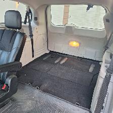 2013 Chrysler Town & Country Limited, Low mileage - Photo 17