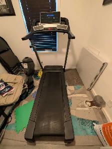 Pro Form-Treadmill
