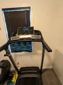Pro Form-Treadmill - Photo 2