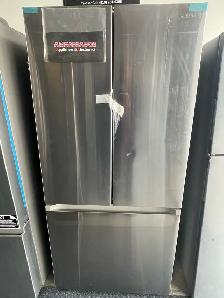 NEW 33" Samsung (Ice Maker) Counter Depth Fridge (18 Cu.Ft) - Photo 2
