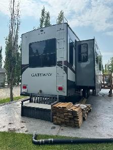 2018 Heartland Gateway37 foot 5th wheel - Photo 2