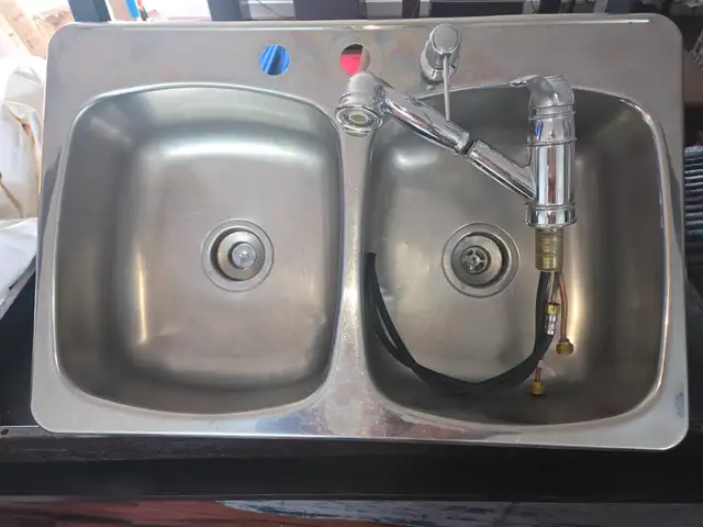 Lavabo avec Robinet & Distributeur de Savon
