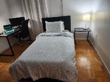 FURNISHED ROOM IN SKYLINE DOWNTOWN TORONTO AVAIL NOW