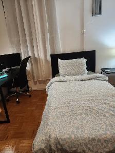 FURNISHED ROOM IN SKYLINE DOWNTOWN TORONTO AVAIL NOW - Photo 14