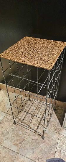 Metal Wire Storage Rack with Woven Top
