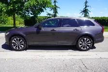 2022 Volvo V90 FRONT MASSAGING SEATS / ONE OWNER / CLEAN CARFAX! - Photo 2
