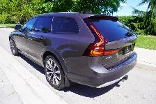 2022 Volvo V90 FRONT MASSAGING SEATS / ONE OWNER / CLEAN CARFAX! - Photo 3
