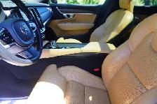 2022 Volvo V90 FRONT MASSAGING SEATS / ONE OWNER / CLEAN CARFAX! - Photo 11