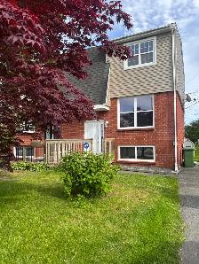 WELCOME TO 152 HAMPTON GREEN - THREE BEDROOM HOME AVAILABLE