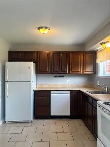 WELCOME TO 152 HAMPTON GREEN - THREE BEDROOM HOME AVAILABLE - Photo 2