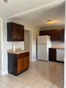 WELCOME TO 152 HAMPTON GREEN - THREE BEDROOM HOME AVAILABLE - Photo 4