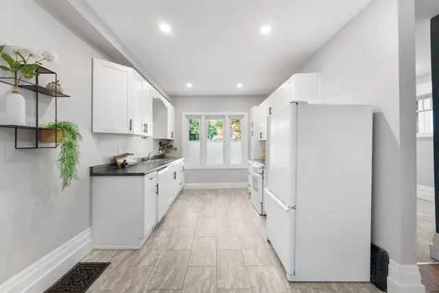 Charming, modernized family home in the heart of Peterborough