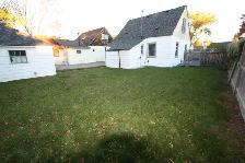 Cute 3 bdrm house in the Tree Streets with fridge, stove, washer - Photo 2
