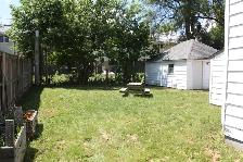 Cute 3 bdrm house in the Tree Streets with fridge, stove, washer - Photo 3