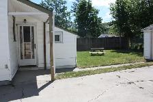 Cute 3 bdrm house in the Tree Streets with fridge, stove, washer - Photo 4