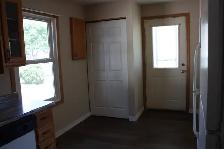 Cute 3 bdrm house in the Tree Streets with fridge, stove, washer - Photo 6